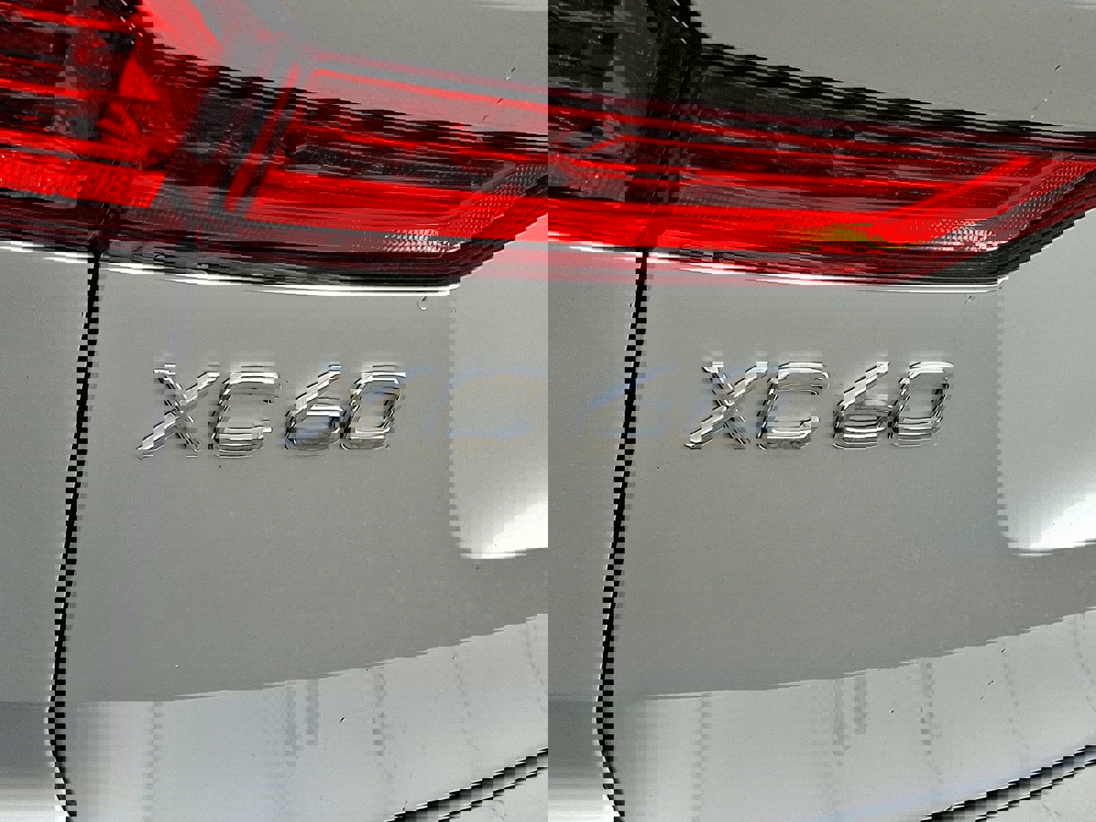 Used 2019 Volvo XC60 T5 Inscription w/ Protection Package Premier image 31