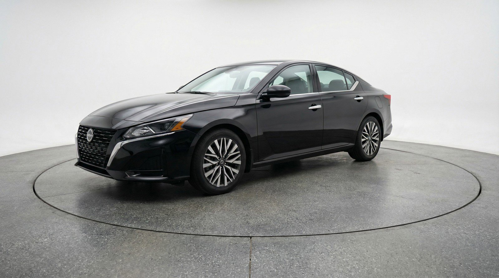 Used 2025 Nissan Altima 2.5 SV FWD image 3