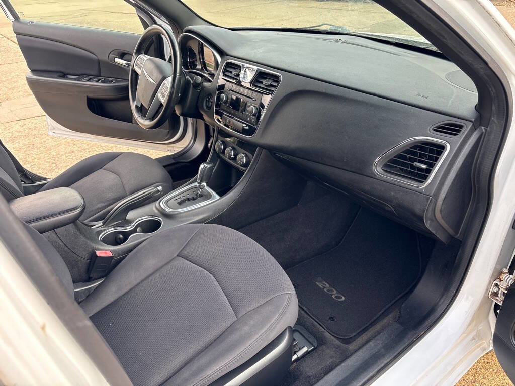 Used 2013 Chrysler 200 Touring w/ S Exterior Appearance Pkg image 10