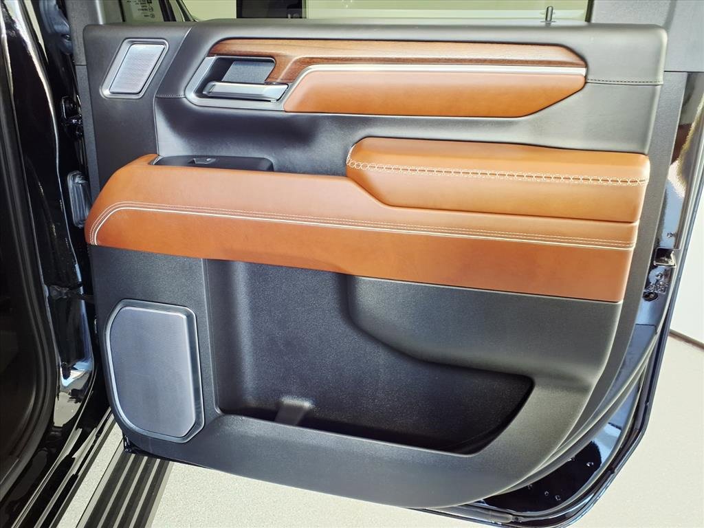 Used 2024 GMC Sierra 3500 Denali Ultimate image 6