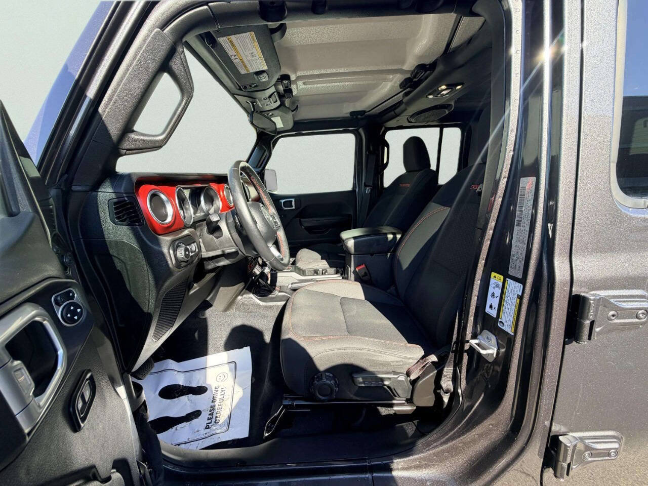 Used 2019 Jeep Wrangler Unlimited Rubicon w/ Cold Weather Group AWD/4WD image 22