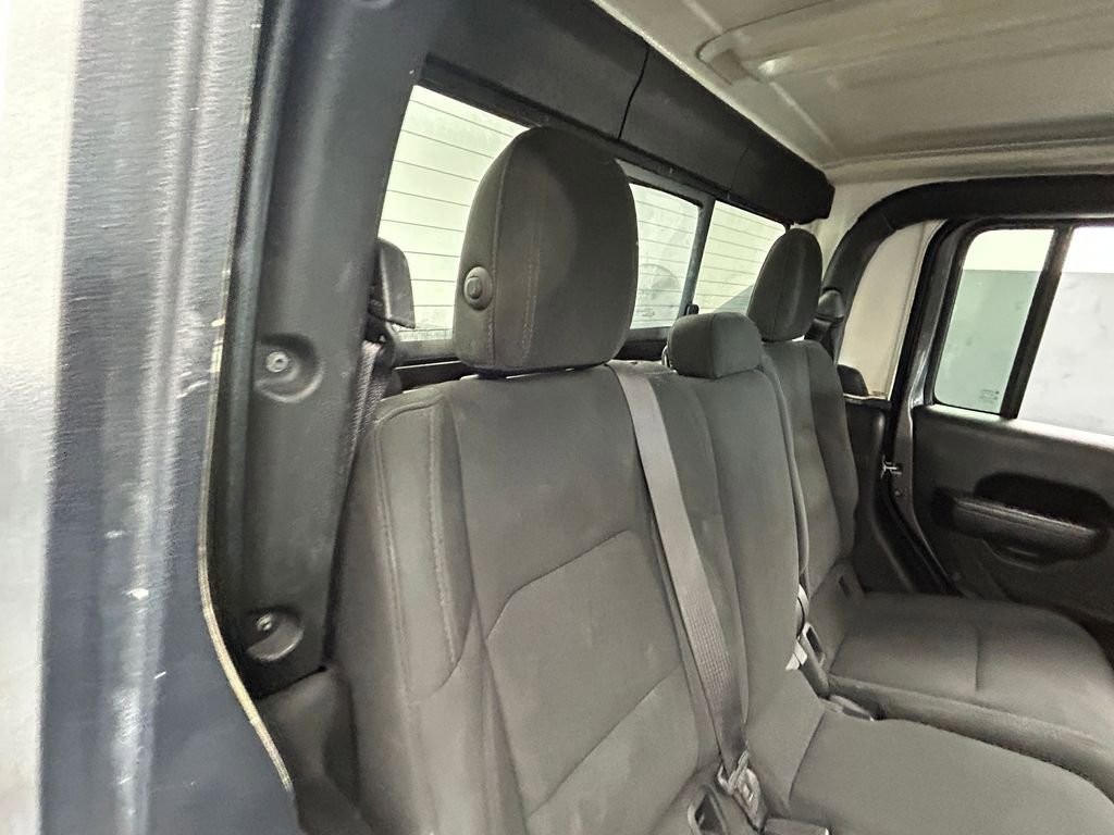 Used 2022 Jeep Gladiator Sport image 32