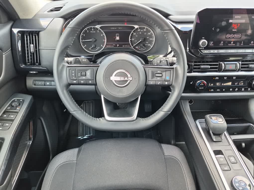 Used 2023 Nissan Pathfinder SV AWD/4WD image 10