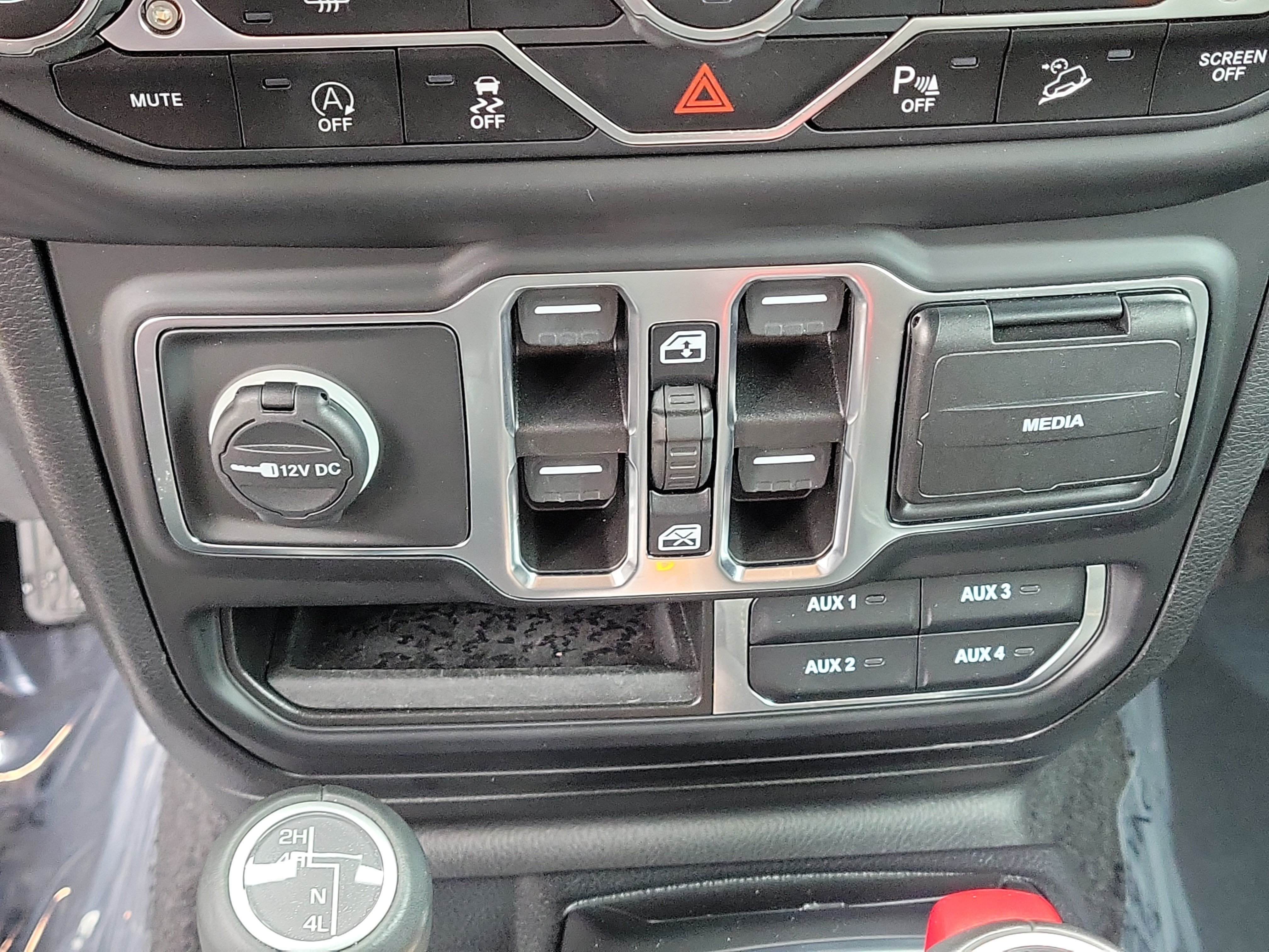 Used 2021 Jeep Wrangler Unlimited Sahara AWD/4WD image 26
