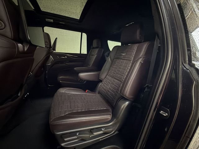 Certified 2022 Cadillac Escalade ESV Premium Luxury Platinum w/ Heavy-Duty Trailer Package AWD/4WD image 24