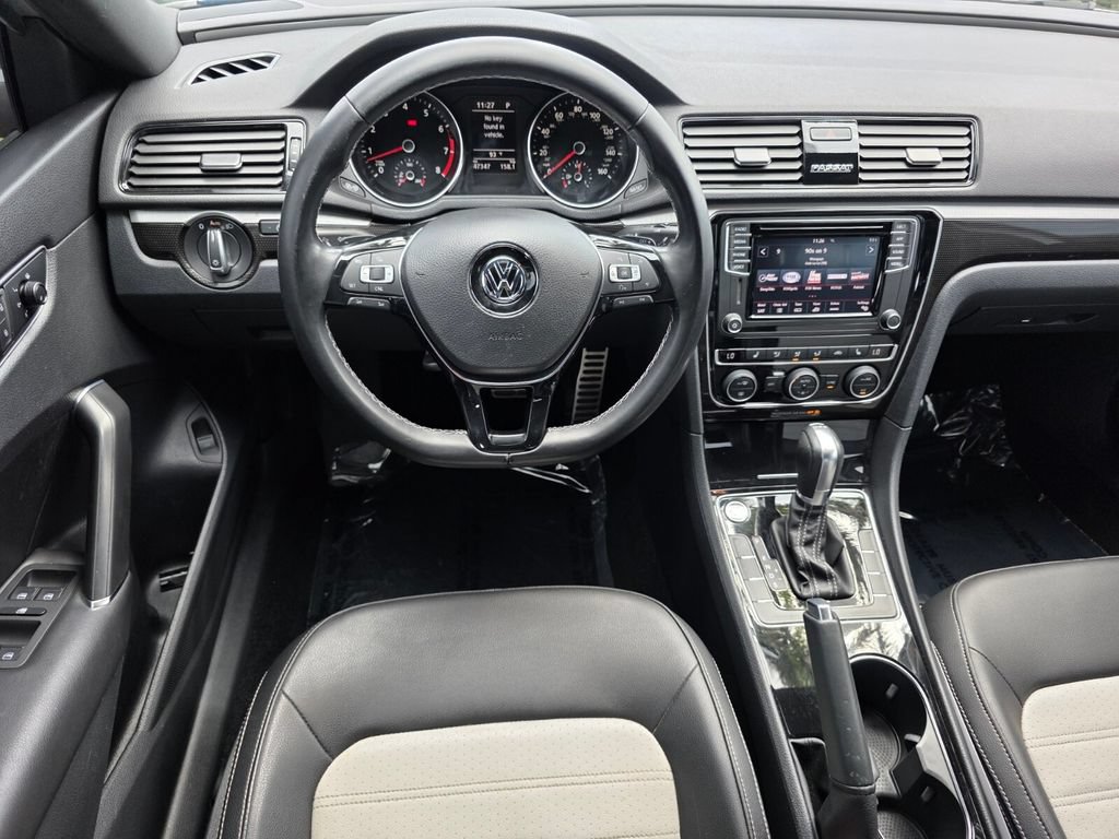 Used 2018 Volkswagen Passat 3.6 FWD image 13