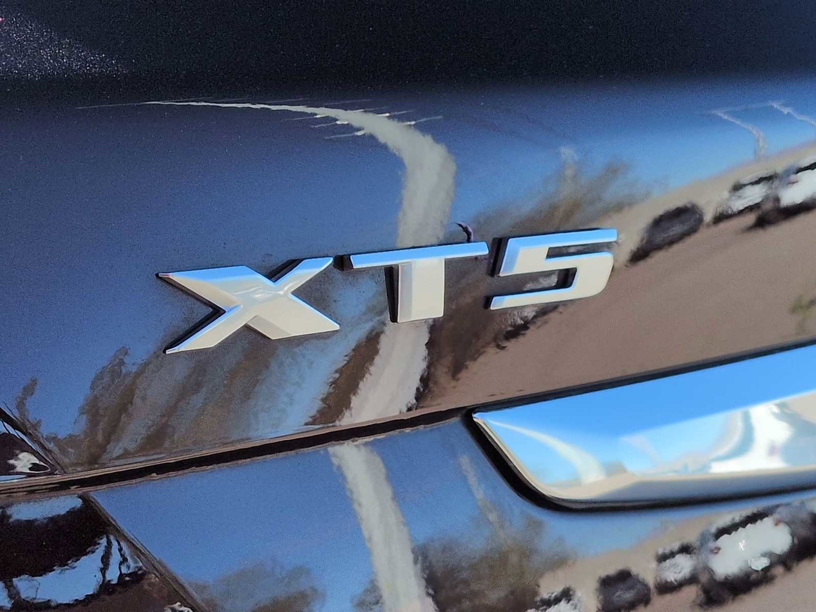 Used 2018 Cadillac XT5 Platinum w/ Driver Assist Package image 13