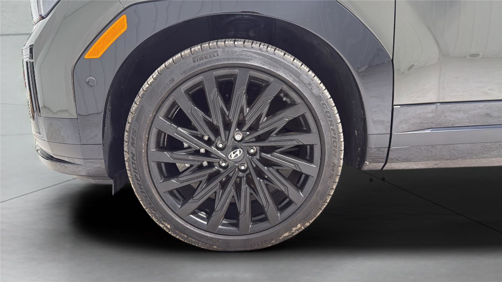 Used 2025 Hyundai Santa Fe Calligraphy AWD/4WD image 9