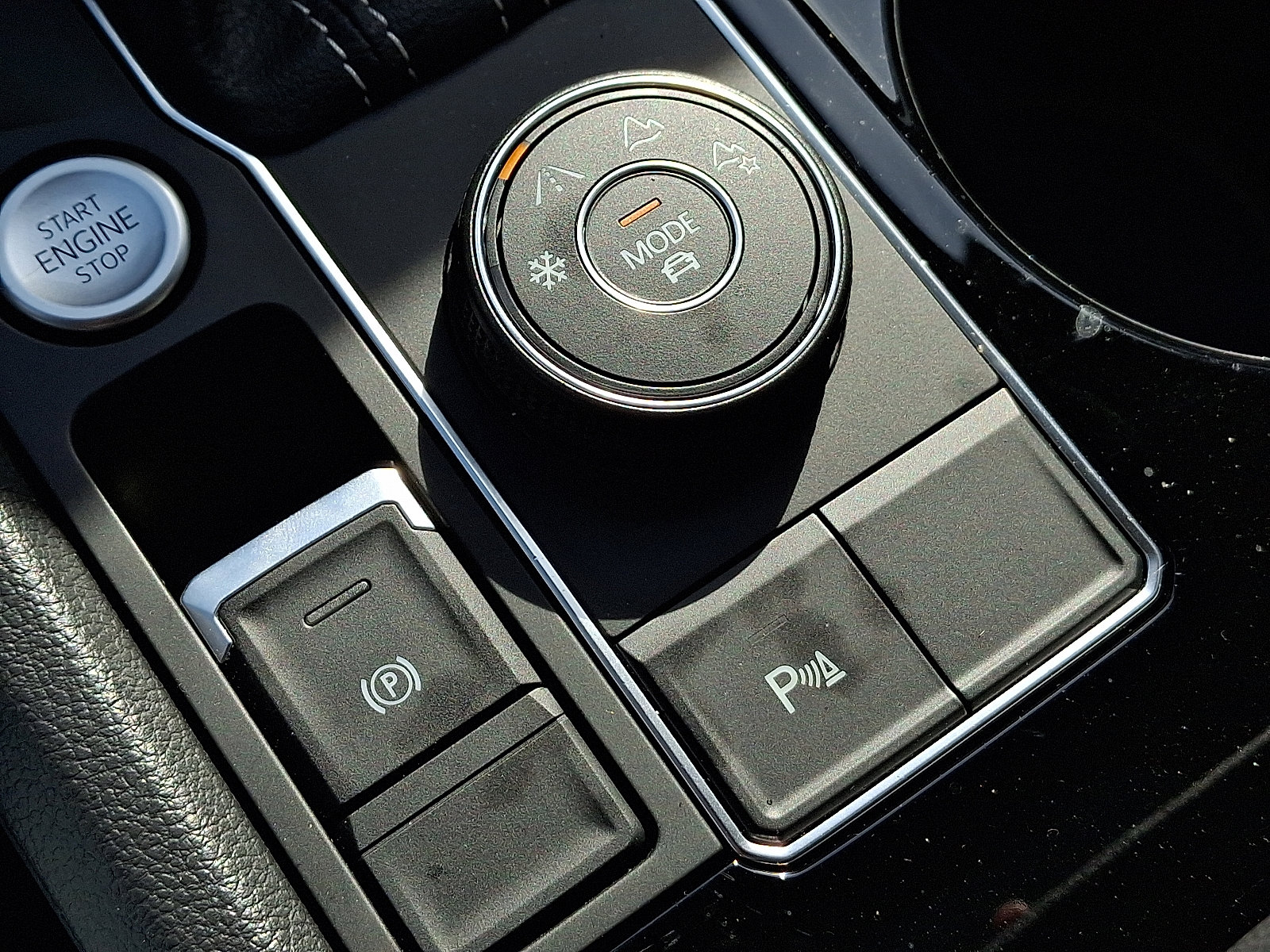 Used 2023 Volkswagen Atlas SE w/ Panoramic Sunroof Package image 26