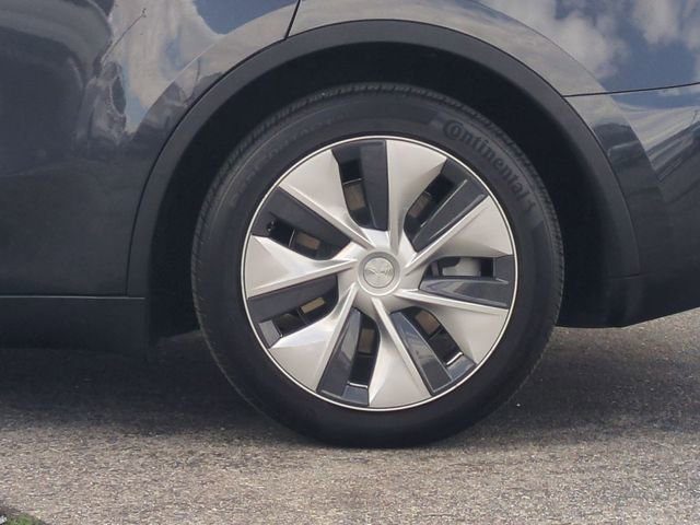 Used 2024 Tesla Model Y Long Range image 35