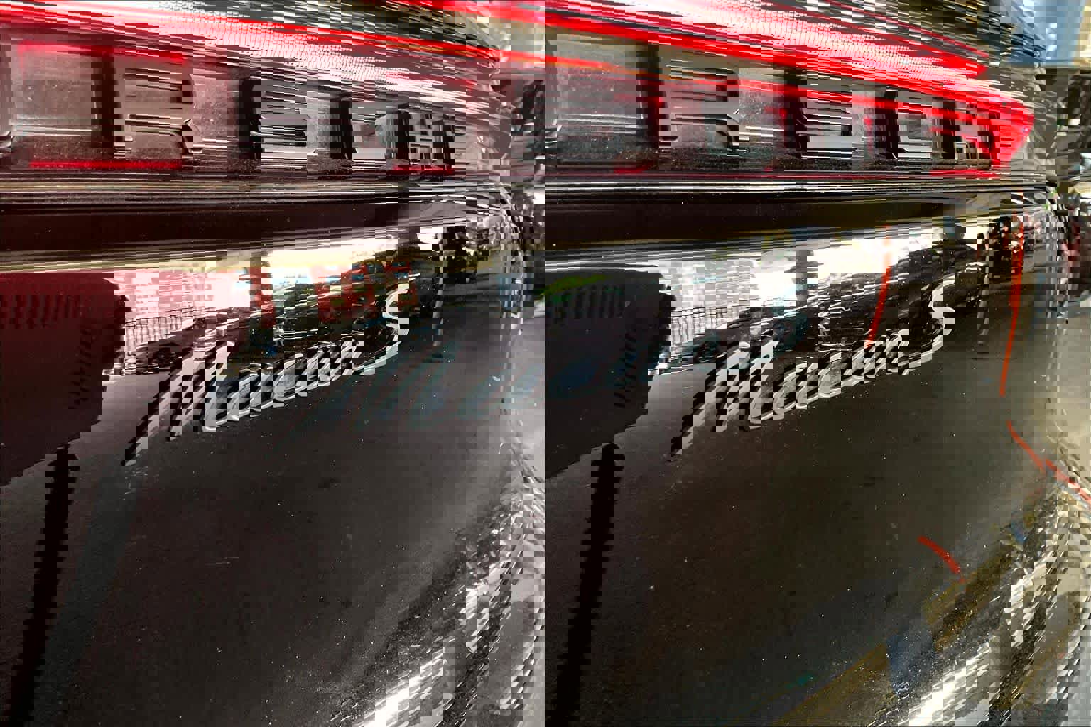 Used 2024 Porsche Macan S image 9