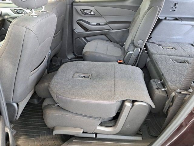 Used 2022 Chevrolet Traverse LT FWD image 29