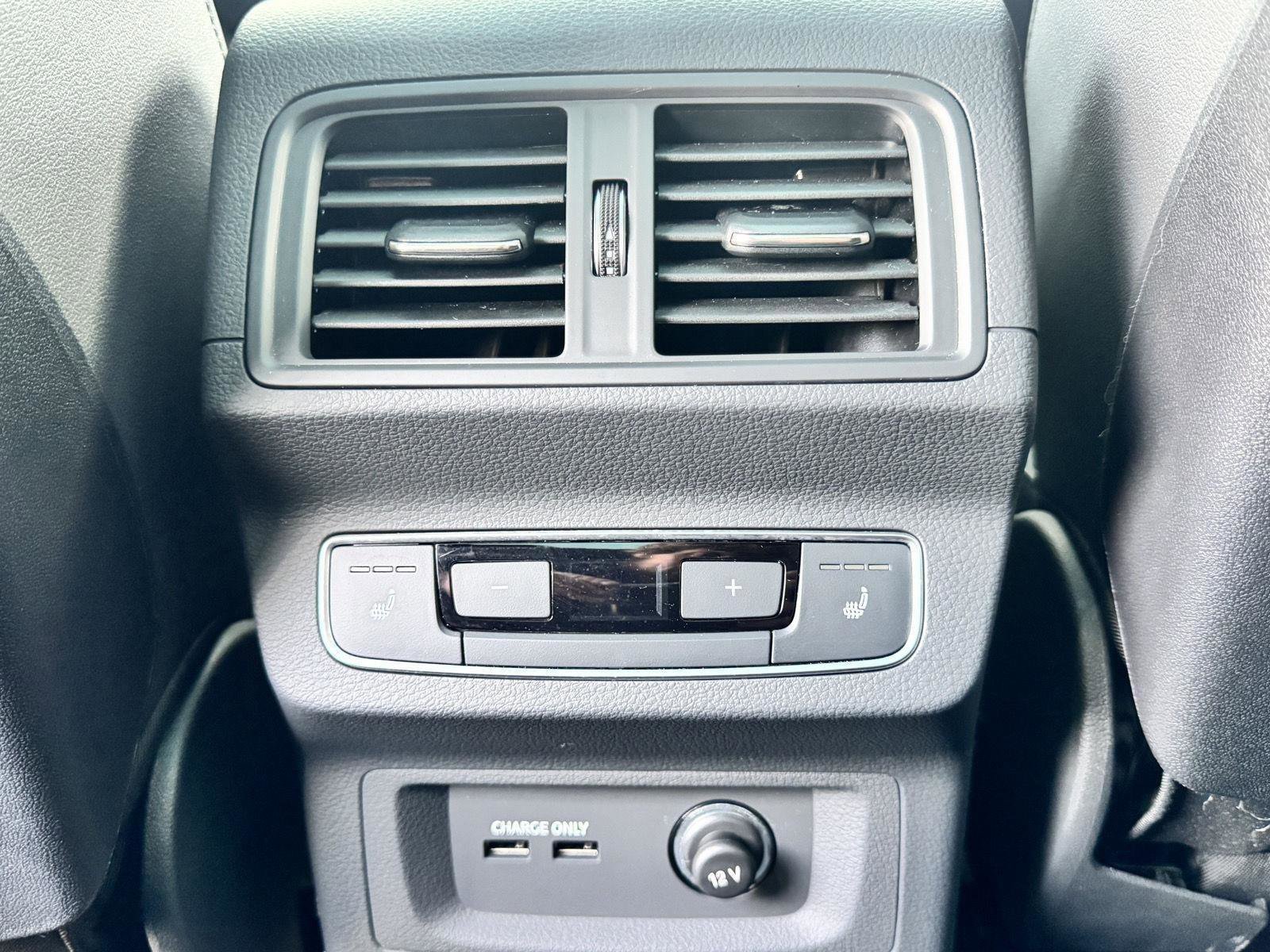 Used 2024 Audi Q5 e Prestige w/ Prestige Package image 21