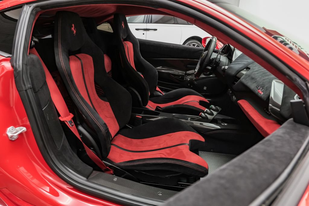 Used 2019 Ferrari 488 Pista Coupe RWD image 31