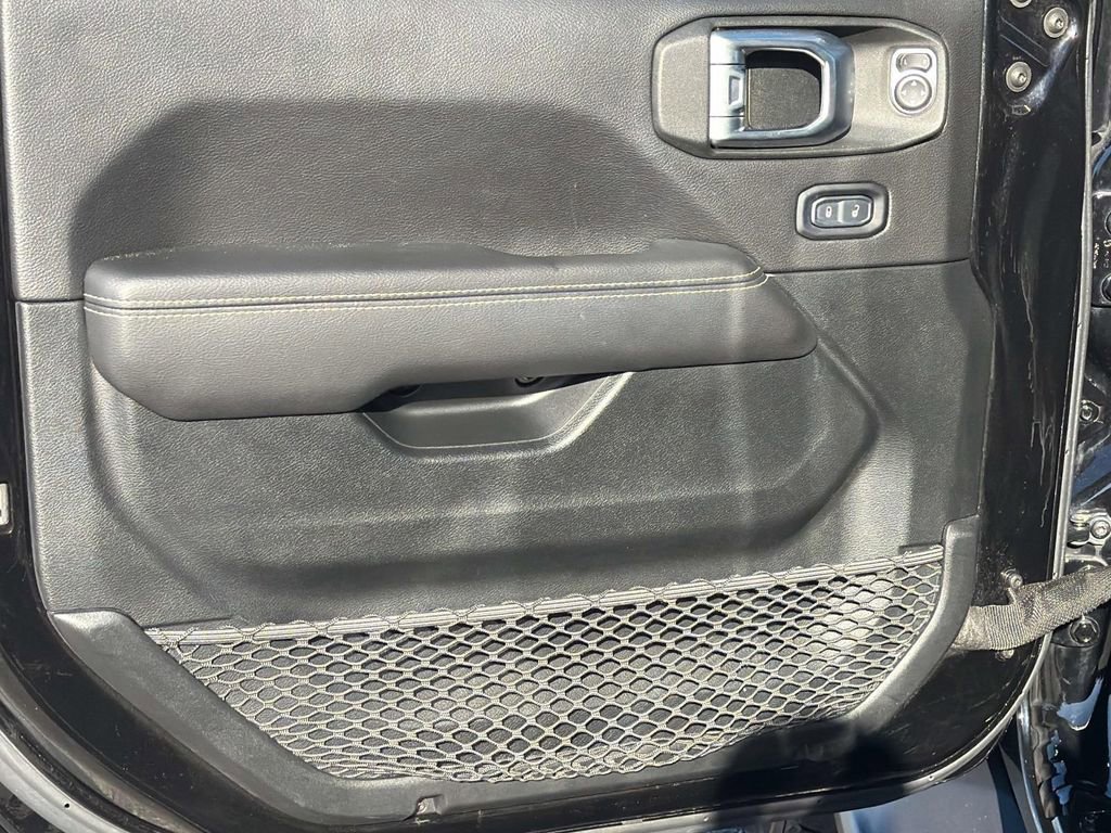 Used 2021 Jeep Wrangler Unlimited Sahara image 26