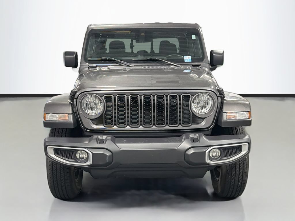 Used 2024 Jeep Gladiator Sport AWD/4WD image 3