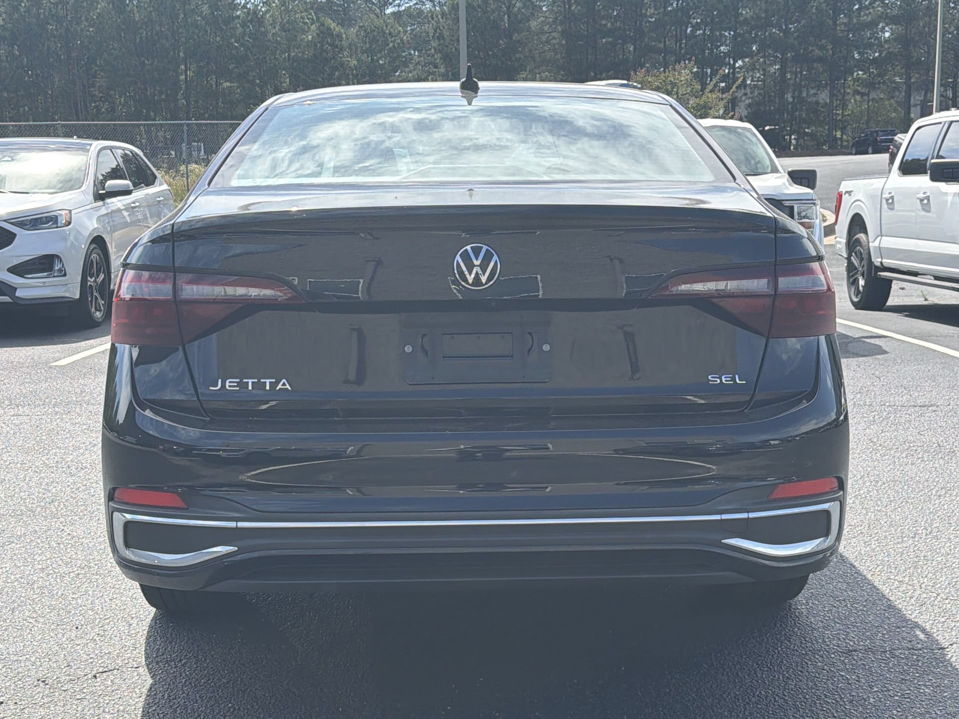 Used 2024 Volkswagen Jetta SEL FWD image 4