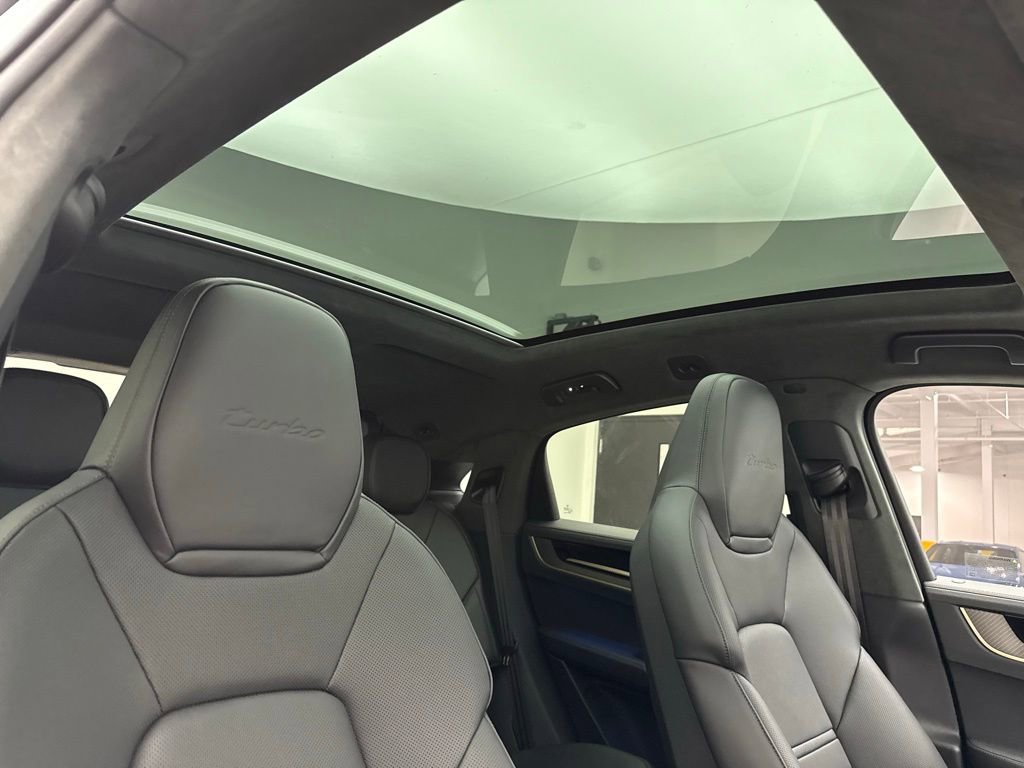 New 2026 Porsche Cayenne Turbo image 36
