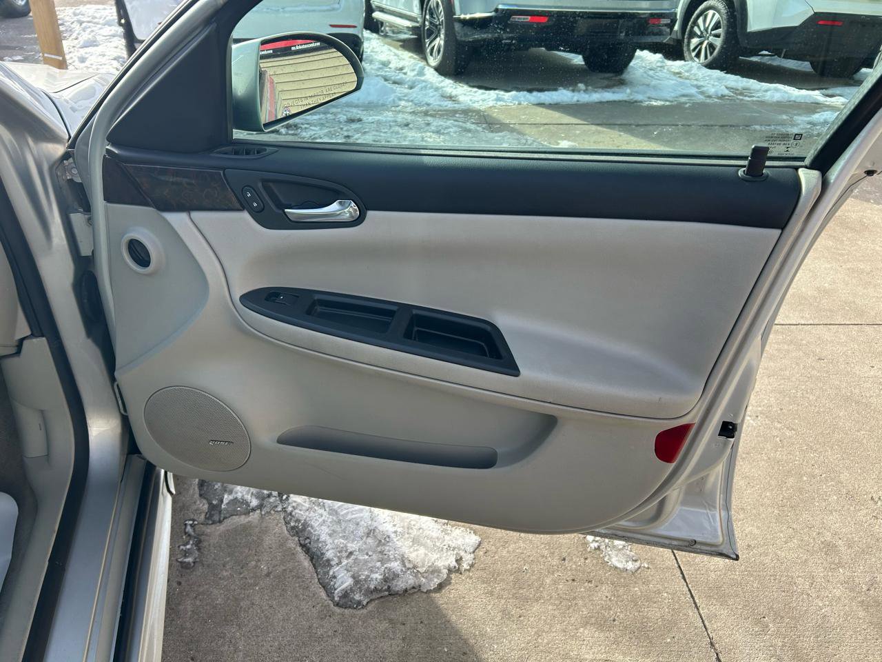 Used 2015 Chevrolet Impala LTZ FWD image 16