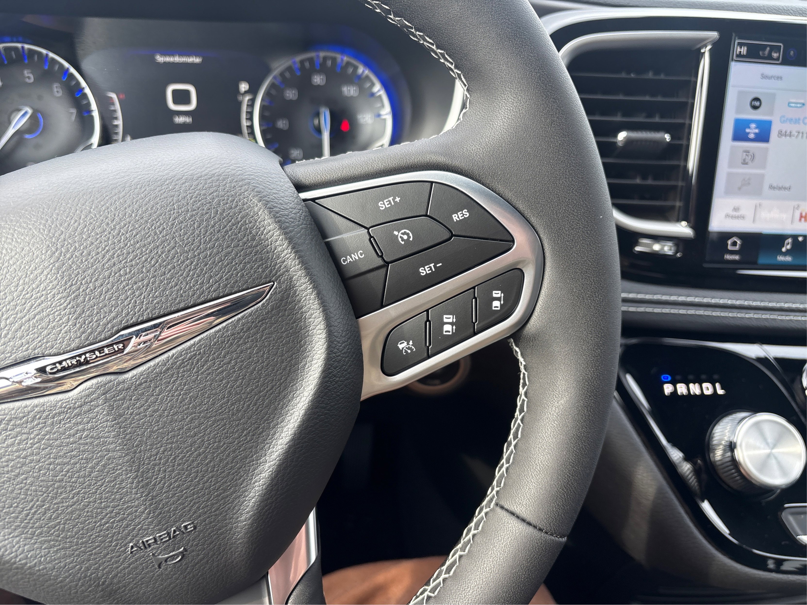 New 2026 Chrysler Pacifica Select image 23