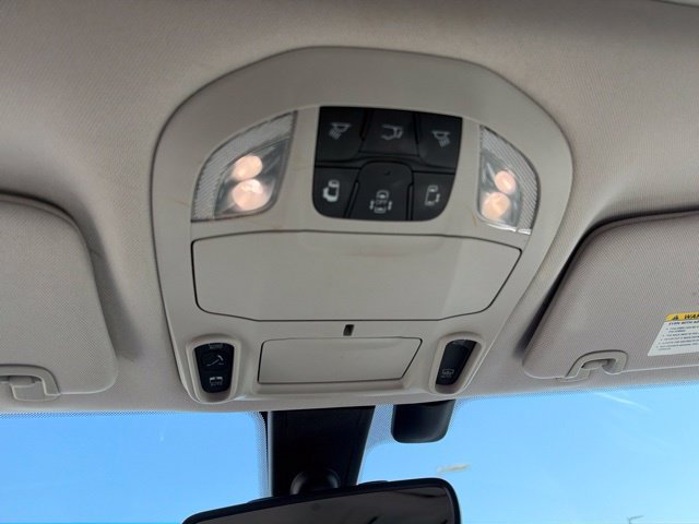 Used 2017 Chrysler Pacifica Limited w/ Tire & Wheel Group FWD image 24