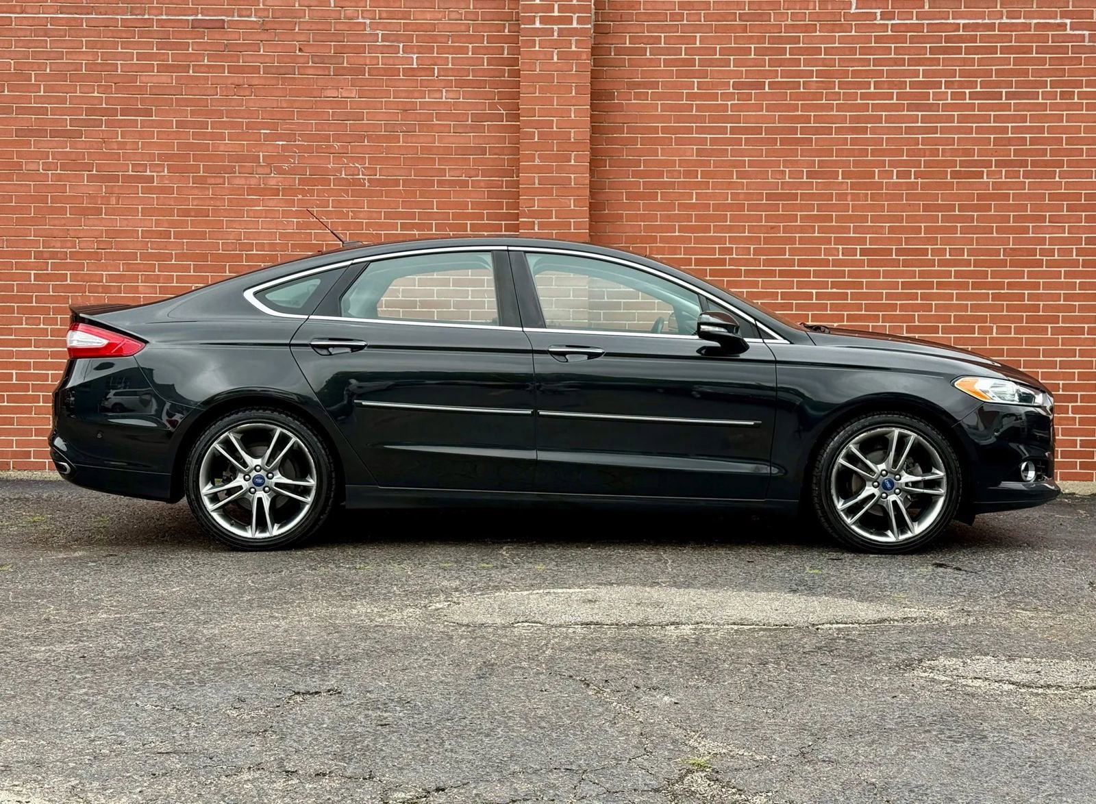 Used 2014 Ford Fusion Titanium image 4