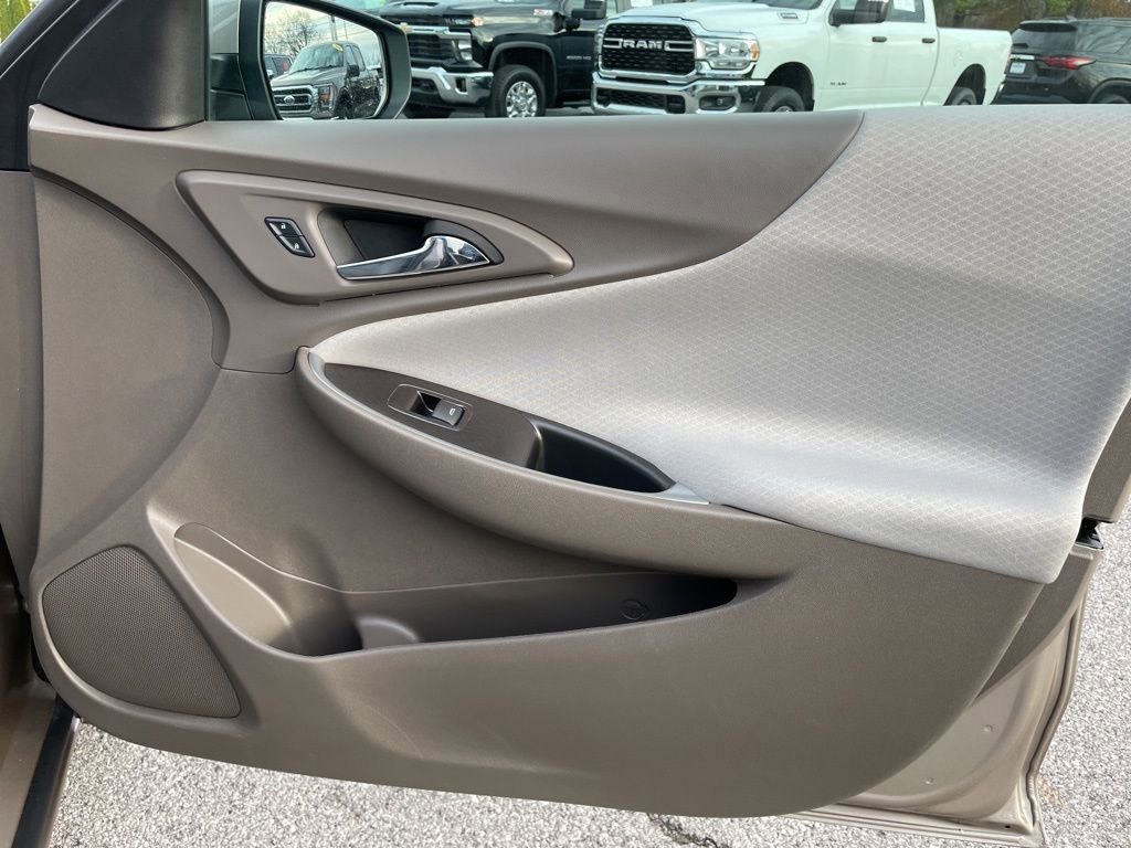 Used 2025 Chevrolet Malibu LT image 29