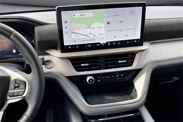 Used 2025 Ford Explorer Active w/ Active Comfort Package image 9