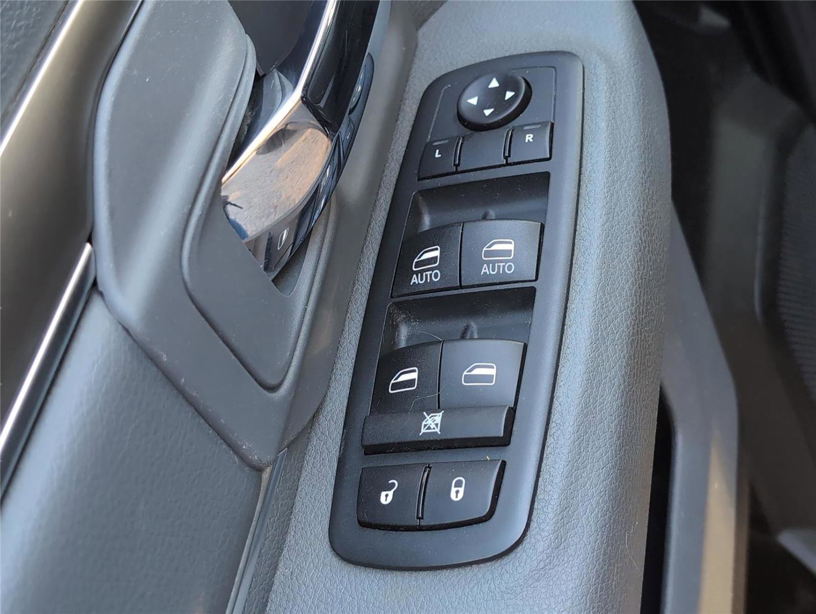 Used 2020 RAM 1500 Classic Warlock w/ Electronics Group image 16