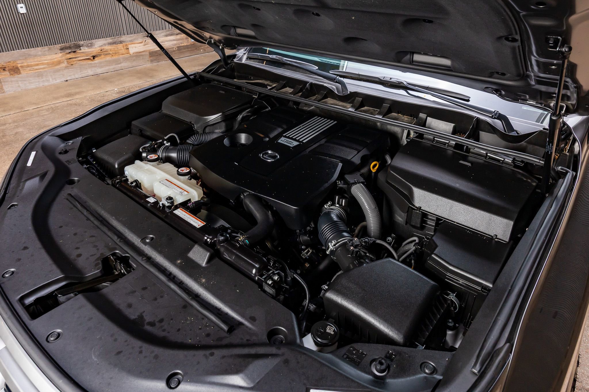 Used 2024 Lexus LX 600 4WD w/ Luxury Package image 39