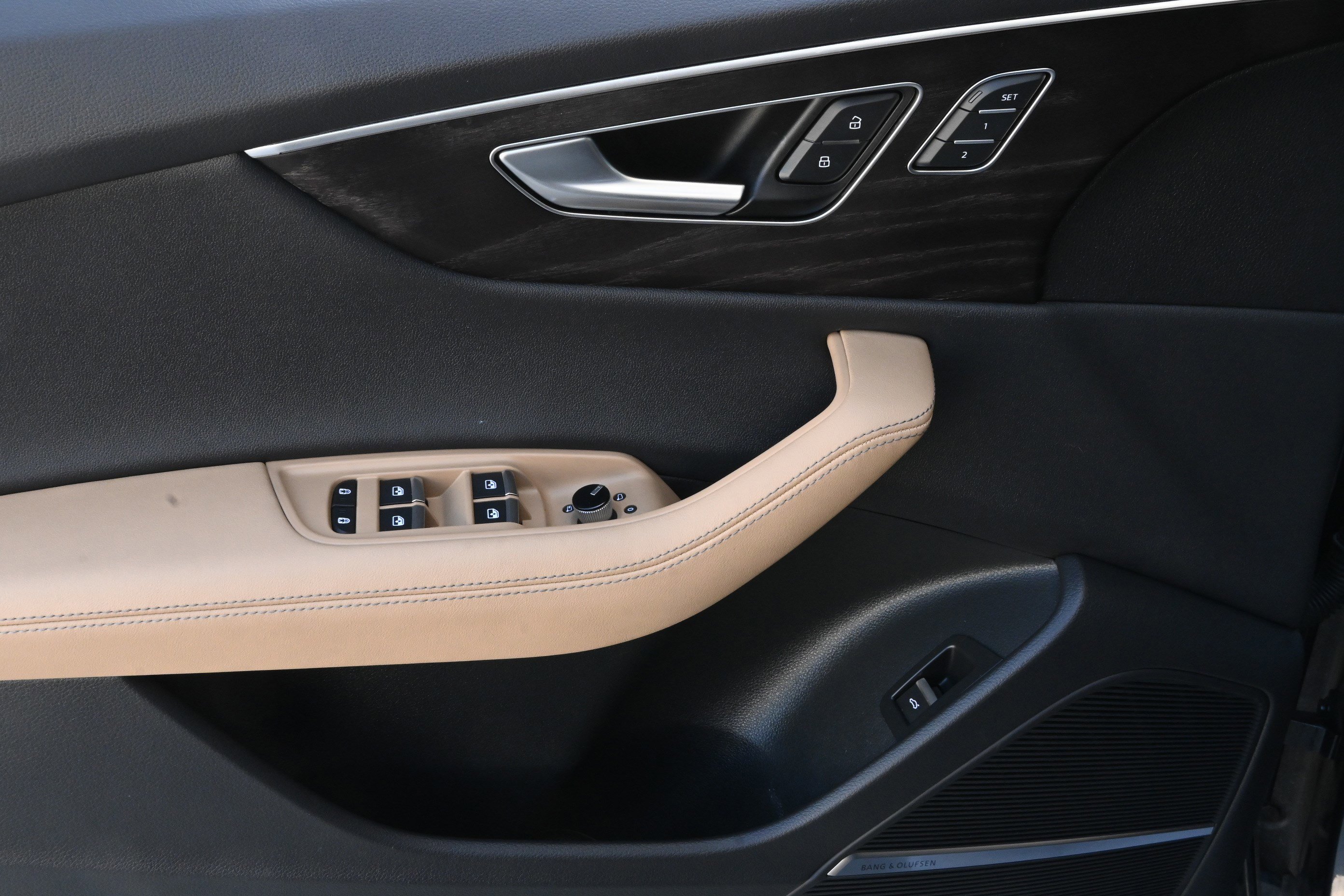 Used 2024 Audi Q8 Premium Plus image 28