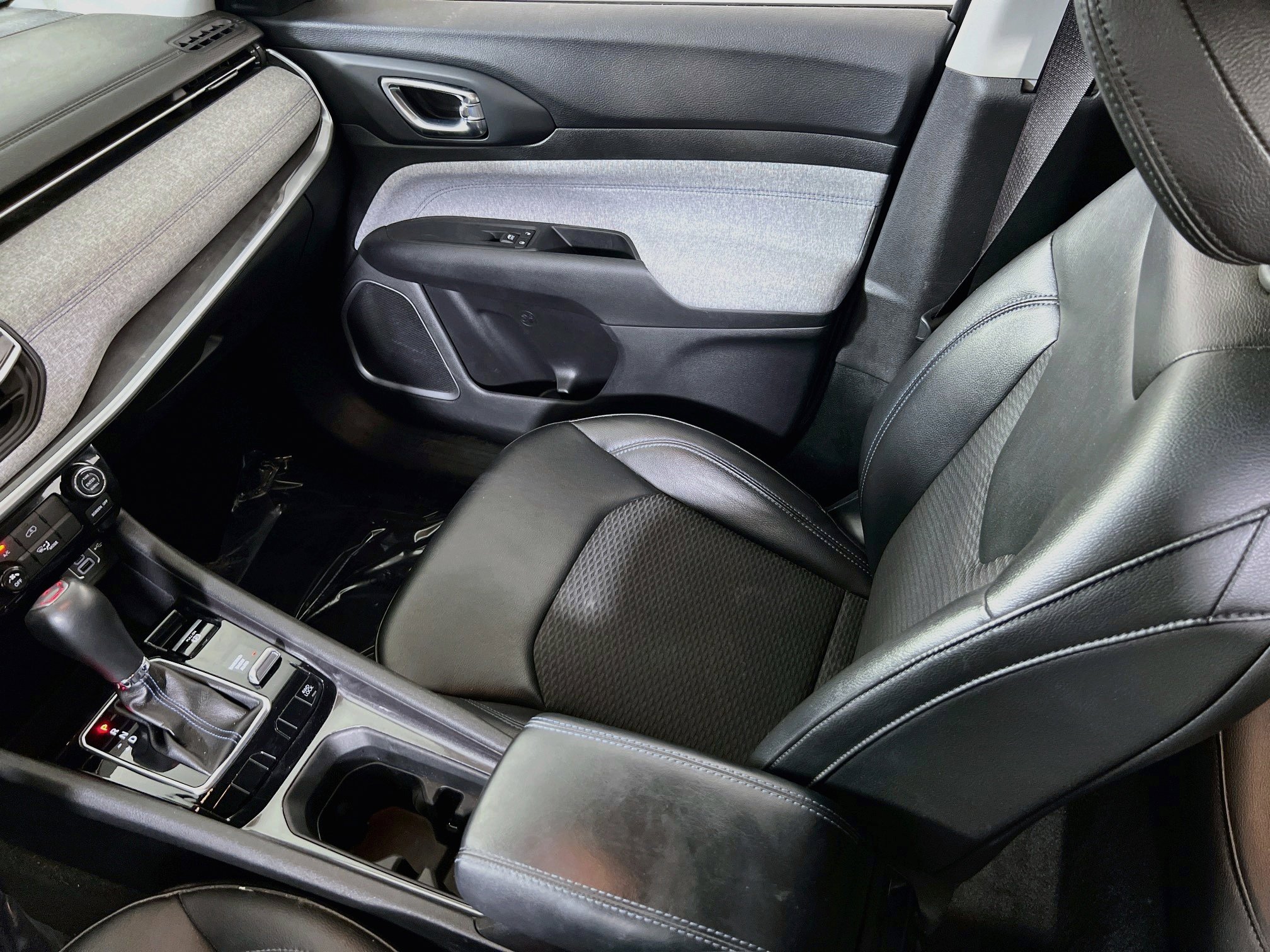 Used 2022 Jeep Compass Latitude AWD/4WD image 21