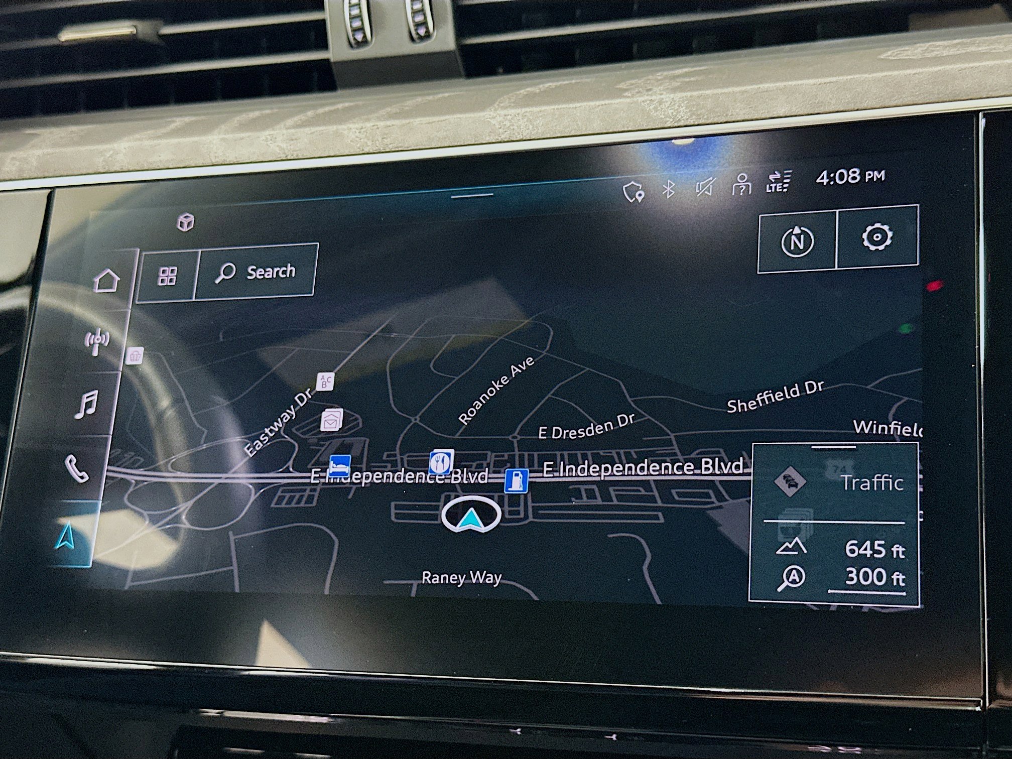 Used 2024 Audi Q8 e-tron Premium Plus w/ Premium Plus Package image 22