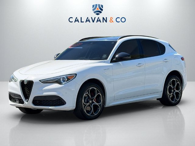 Used 2022 Alfa Romeo Stelvio Veloce AWD/4WD image 3