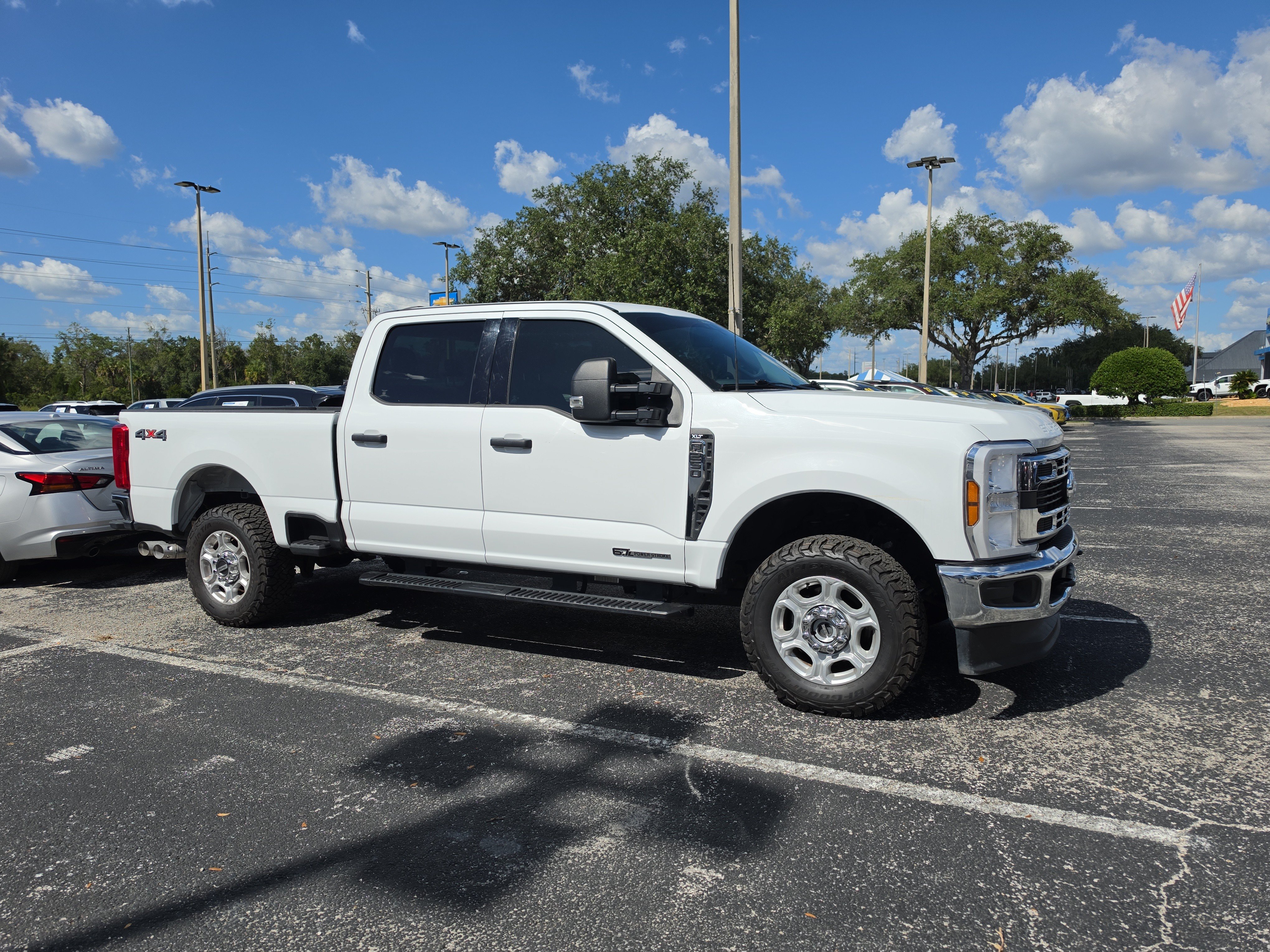 Used 2025 Ford F250 XLT AWD/4WD image 2