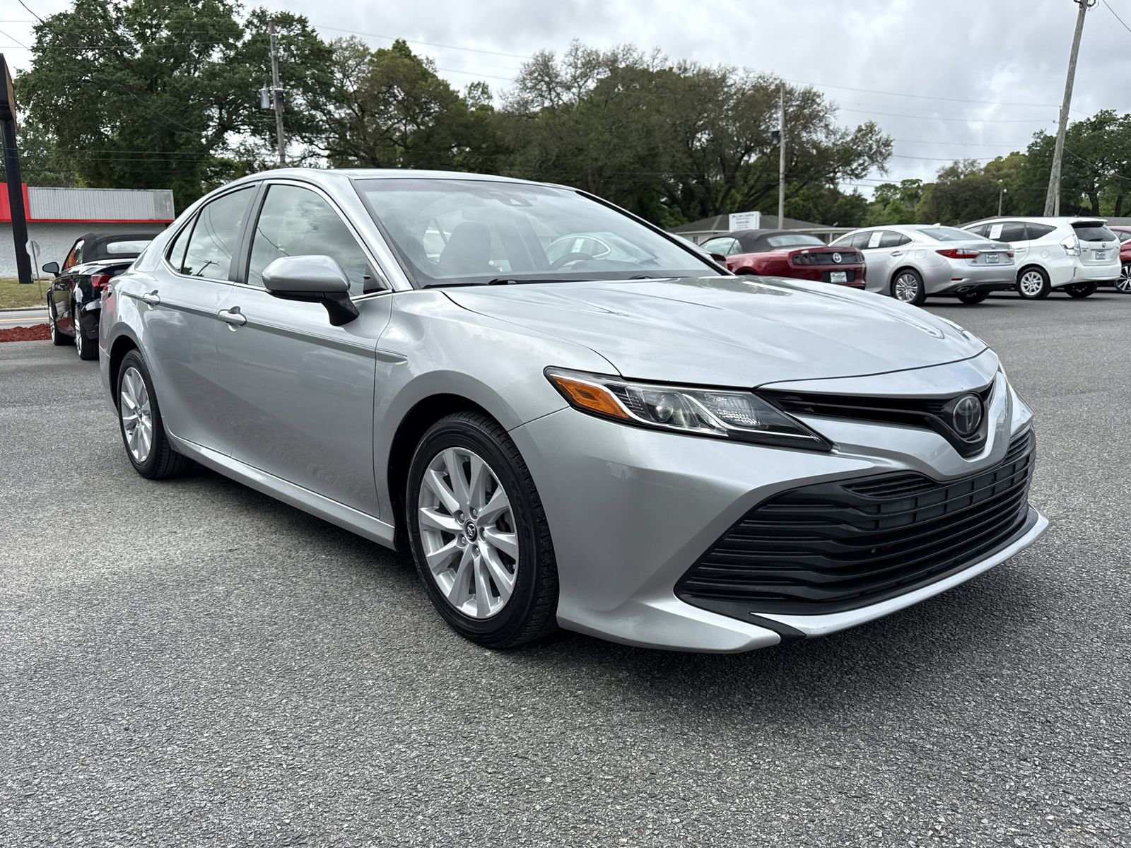 Used 2018 Toyota Camry LE image 7