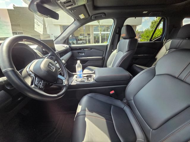 Used 2025 Honda Pilot TrailSport image 7
