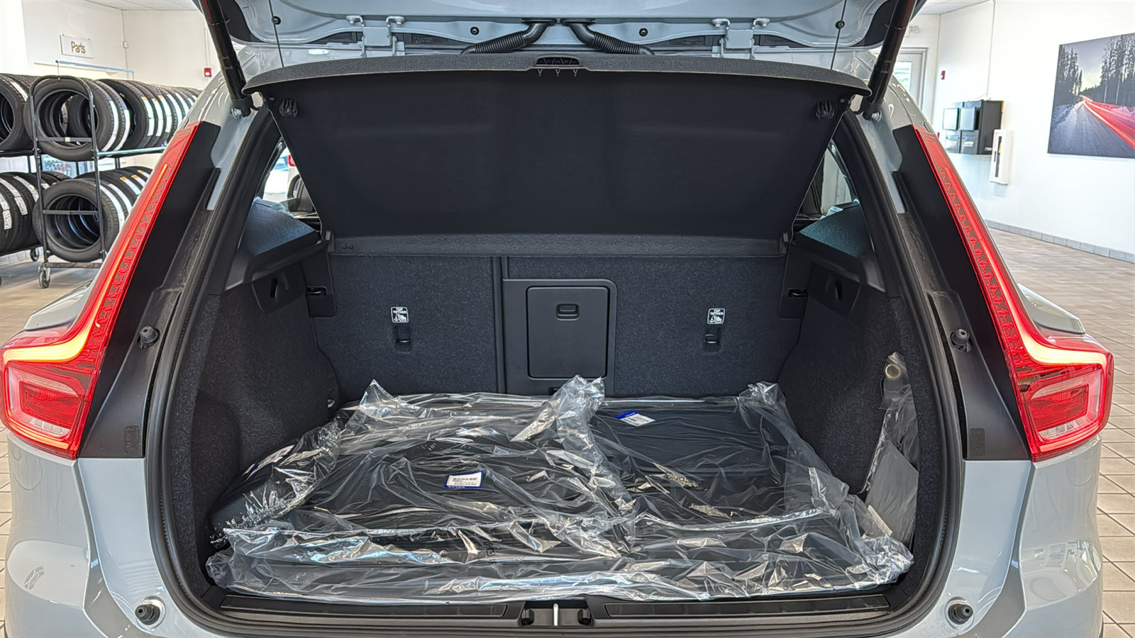 New 2026 Volvo XC40 B5 Plus w/ Protection Package Premier AWD/4WD image 29