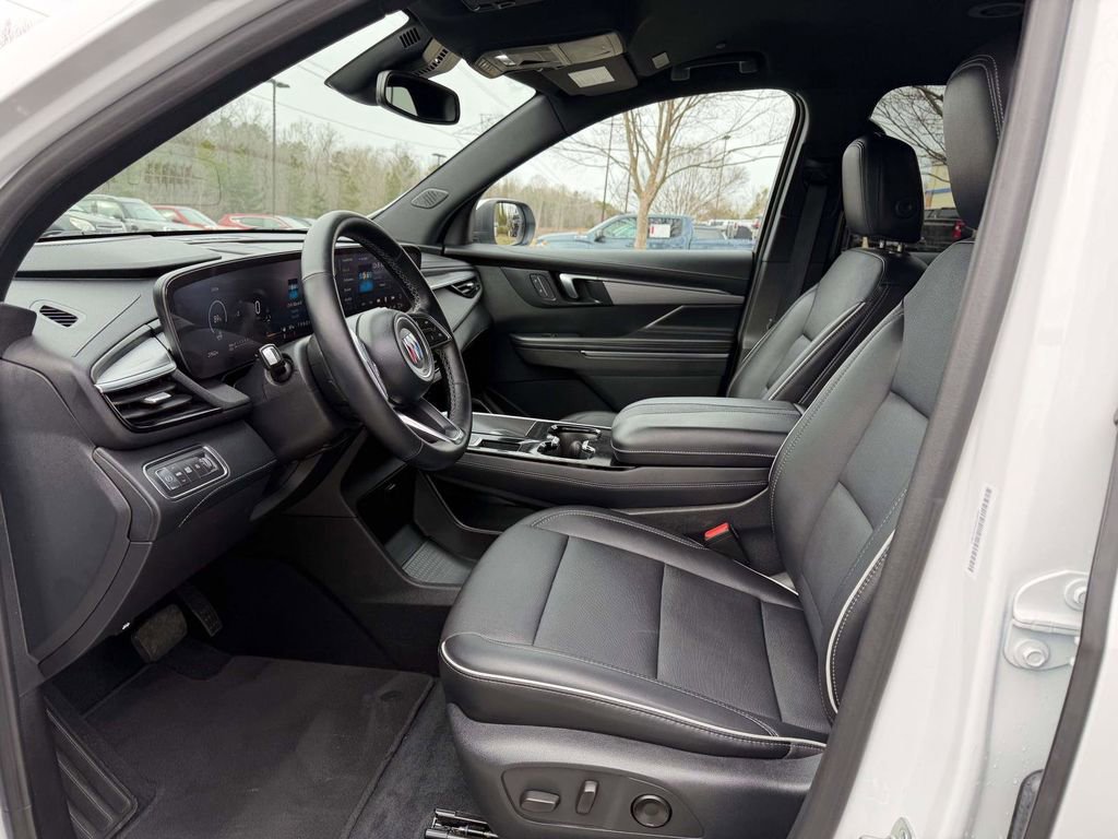 Used 2025 Buick Enclave Preferred image 17