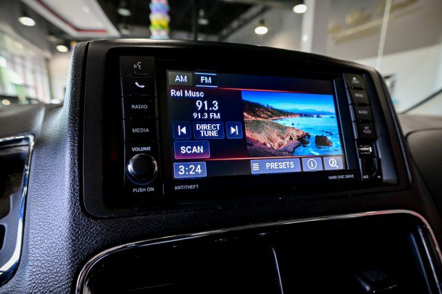 Used 2019 Dodge Grand Caravan SE FWD image 33
