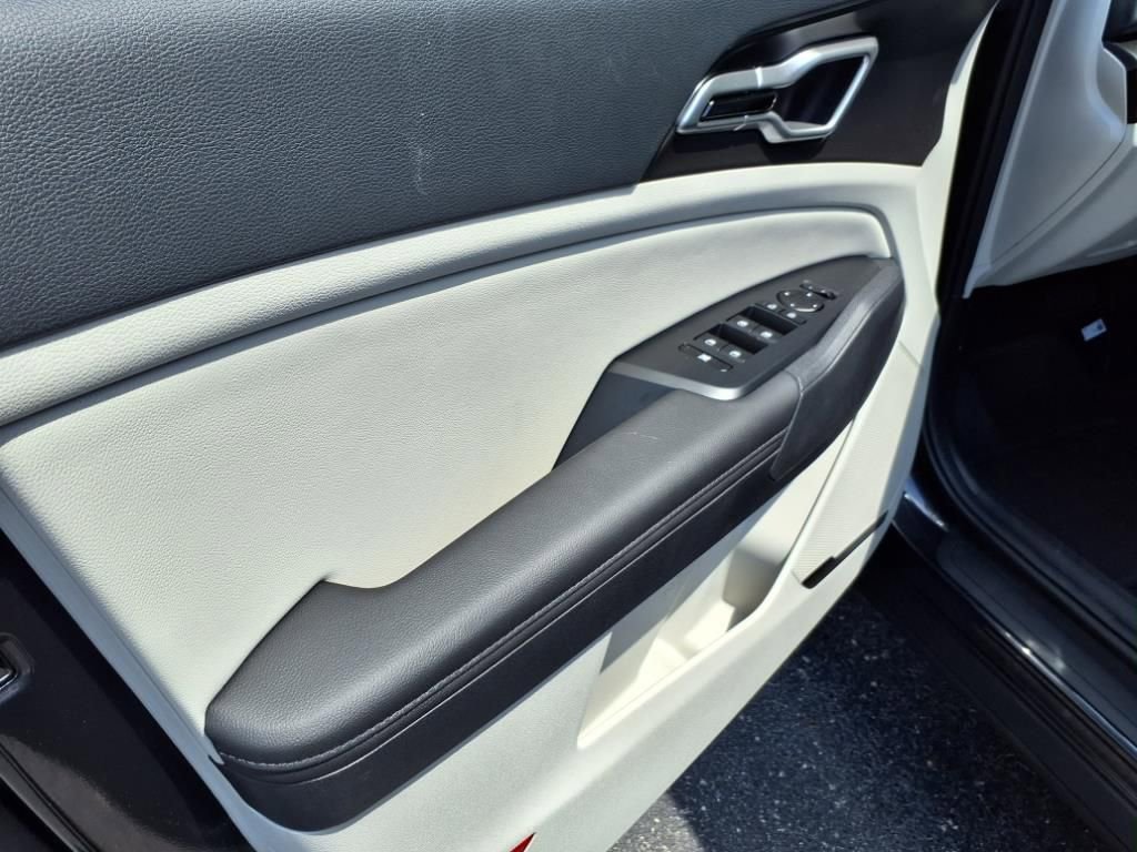 New 2026 Kia Sportage EX w/ EX Panorama Roof Package image 13