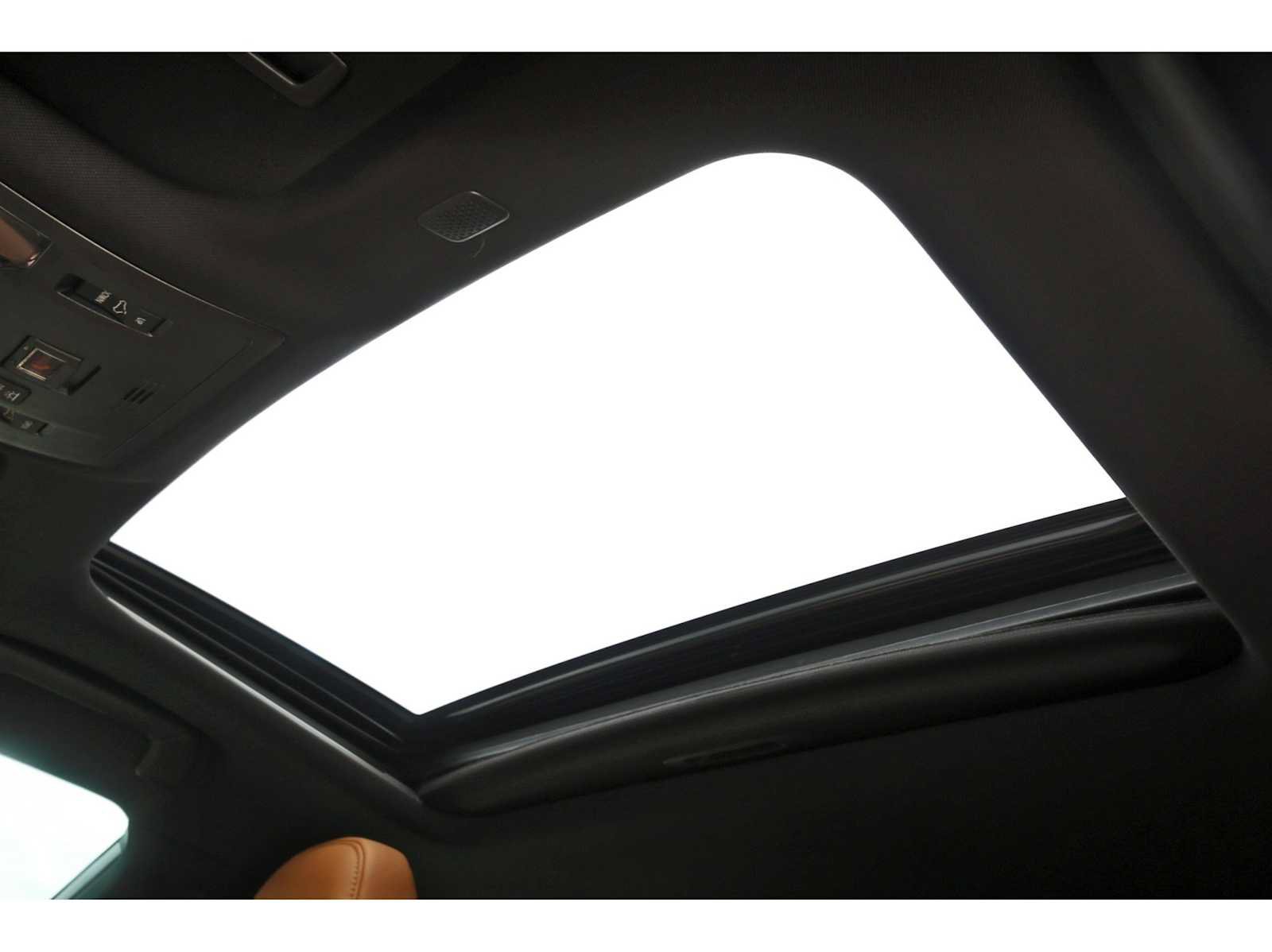 Used 2024 Lexus IS 300 w/ Comfort Package RWD image 28
