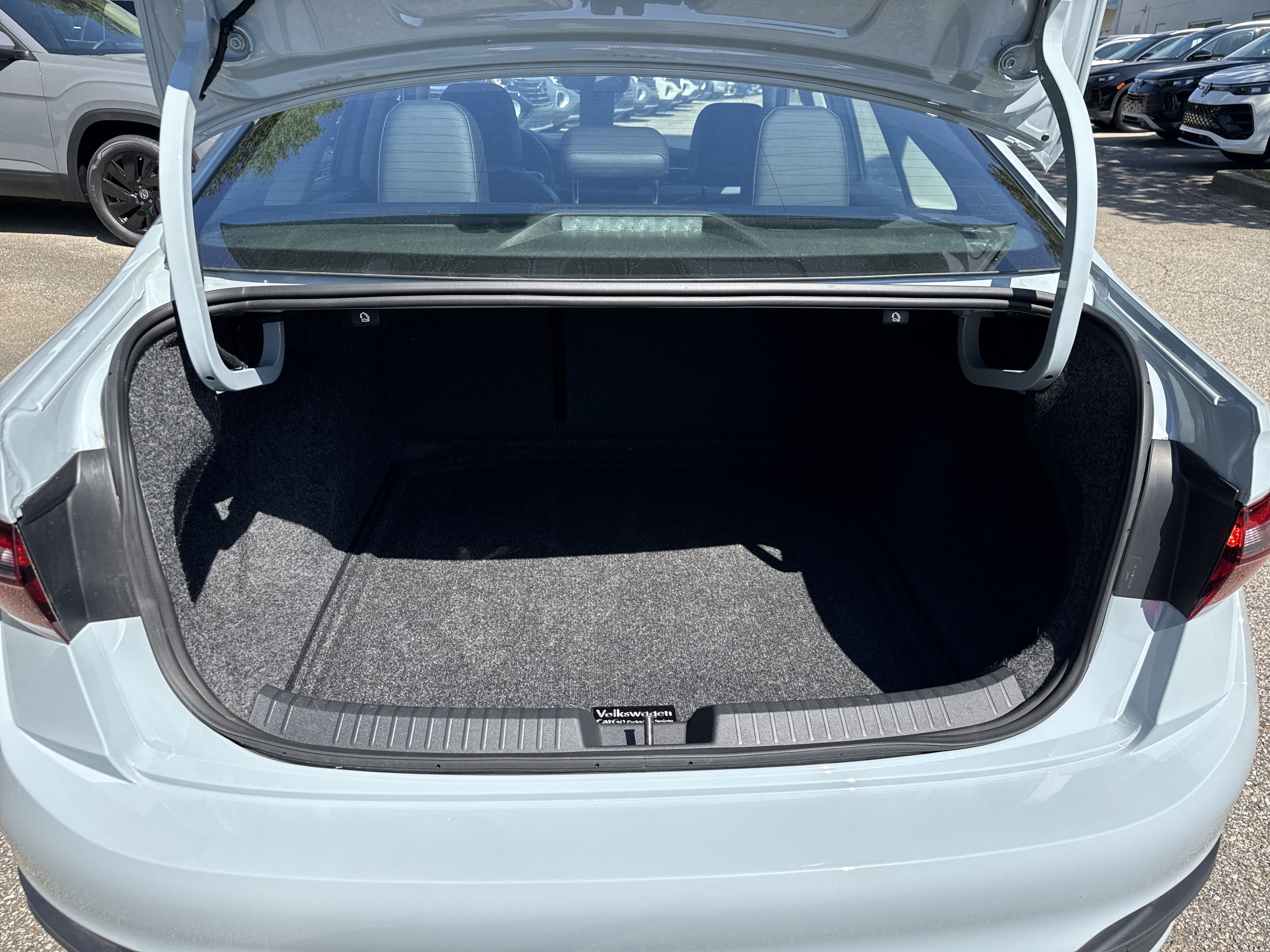 Certified 2025 Volkswagen Jetta SE FWD image 8