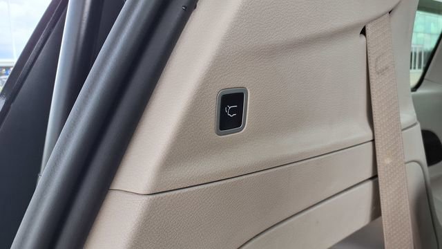 Used 2022 Chrysler Pacifica Touring-L image 14