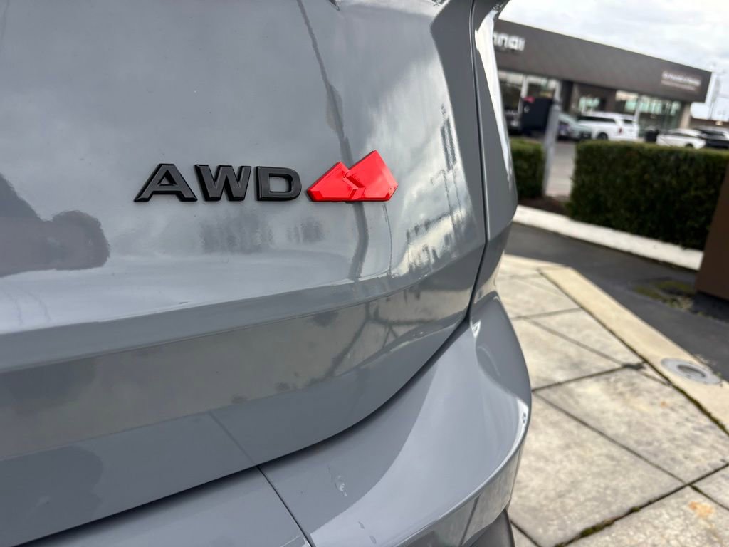 Used 2025 Nissan Rogue SV image 11