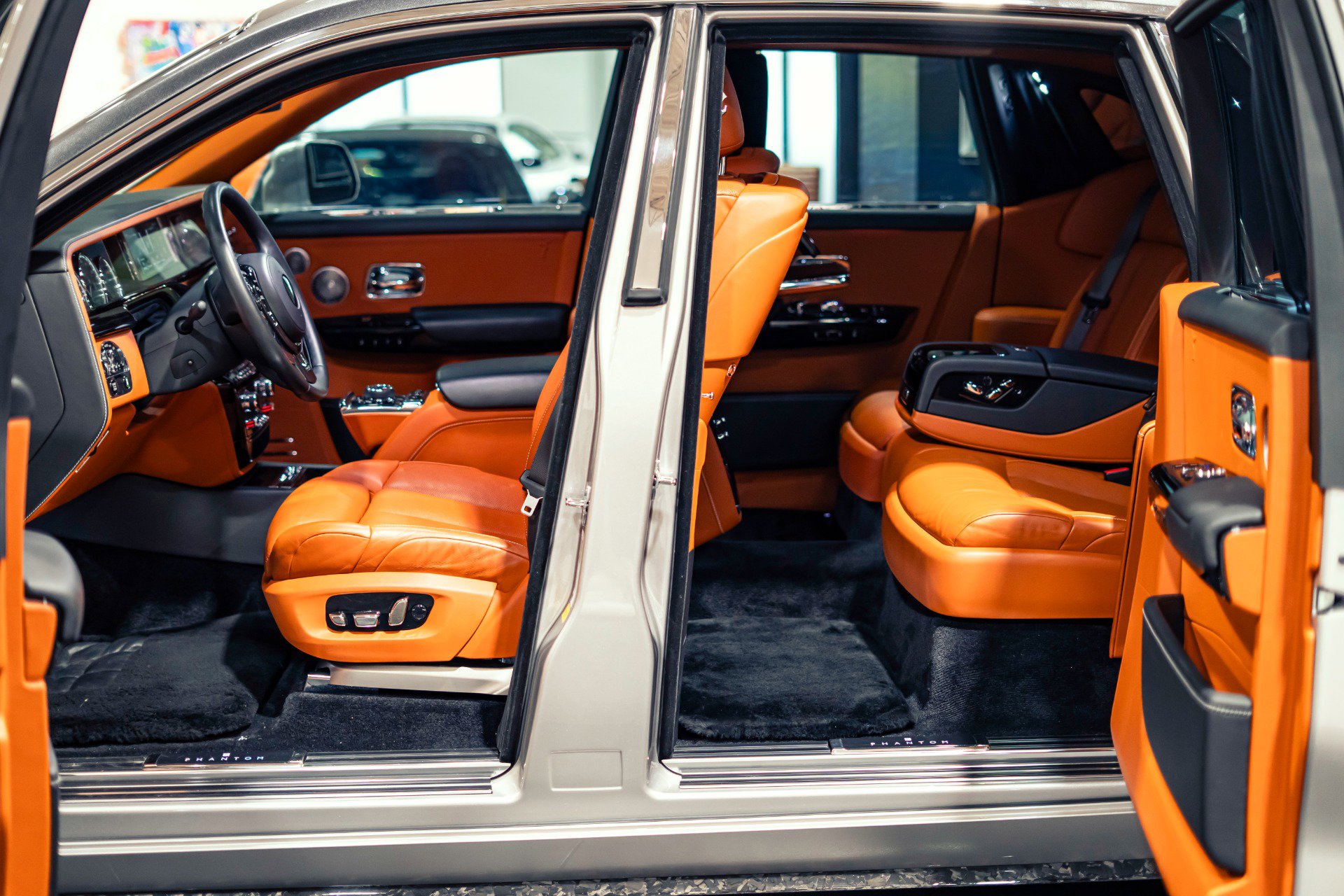 Used 2018 Rolls-Royce Phantom Sedan RWD video 2