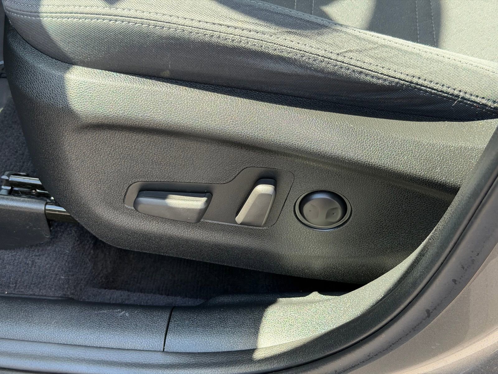 Used 2019 Kia Sorento LX image 14