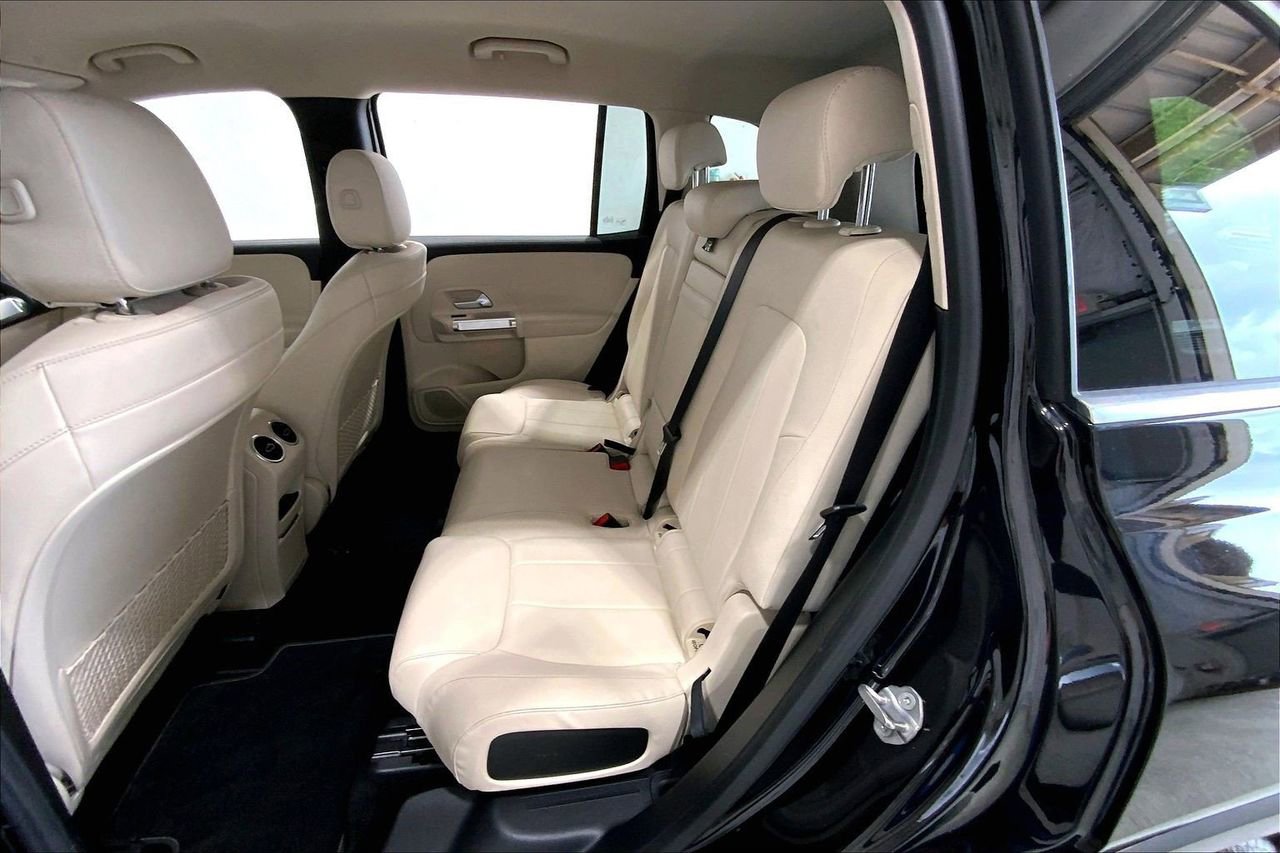 Used 2020 Mercedes-Benz GLB 250 w/ Premium Package image 19