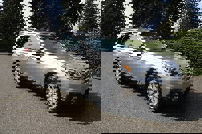 Used 2015 Subaru Outback 2.5i Premium image 2