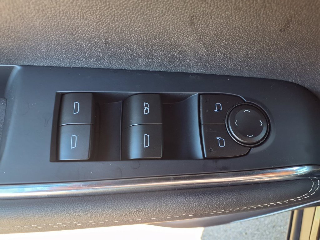 New 2027 GMC Acadia Elevation w/ Elevation Premium Package FWD image 8